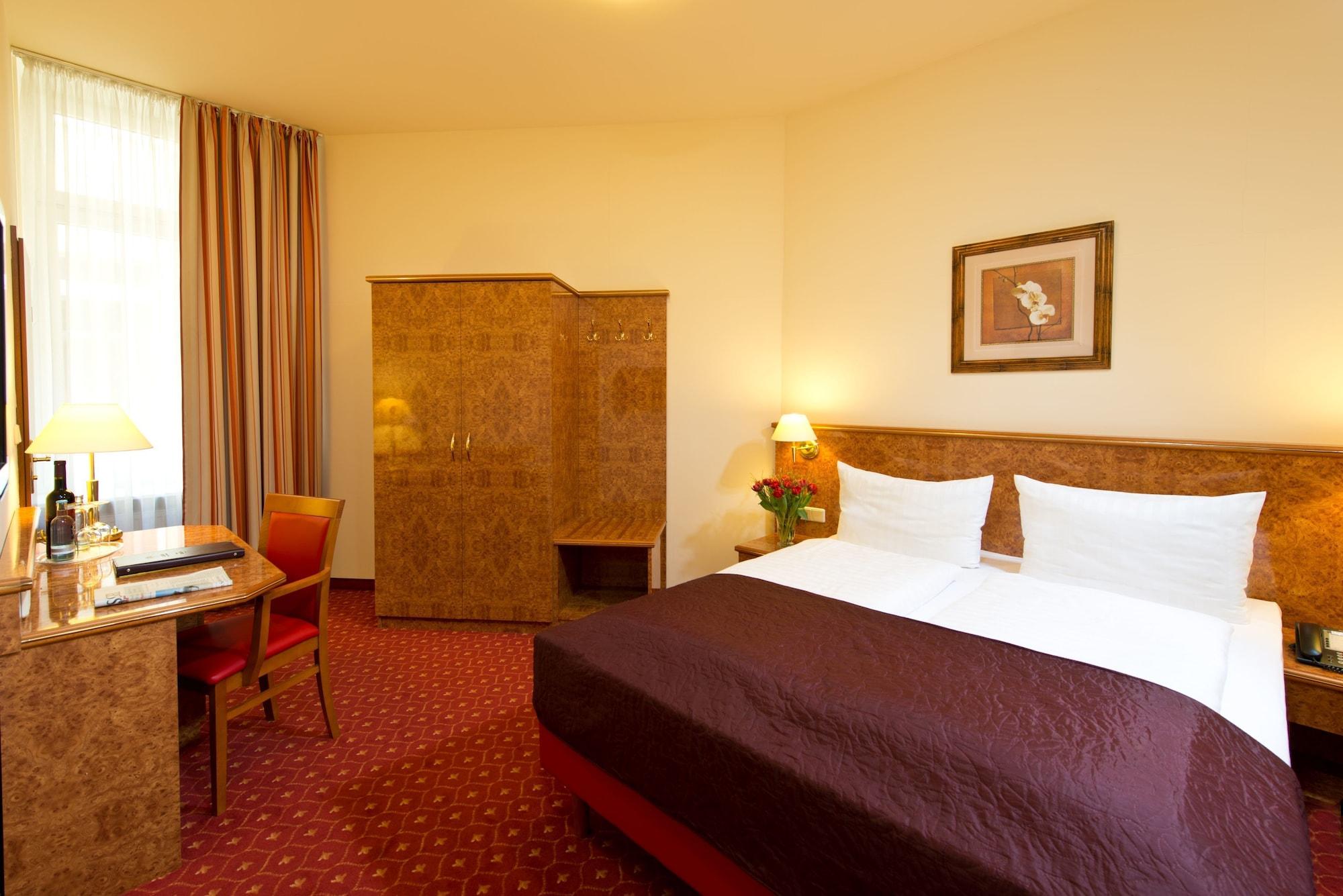 Hotel & Apartments Zarenhof Berlin Friedrichshain — Photos 3